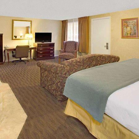 Days Inn By Wyndham Silver Spring Esterno foto