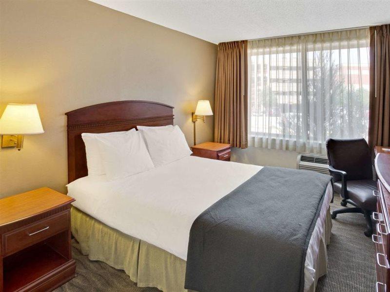 Days Inn By Wyndham Silver Spring Esterno foto