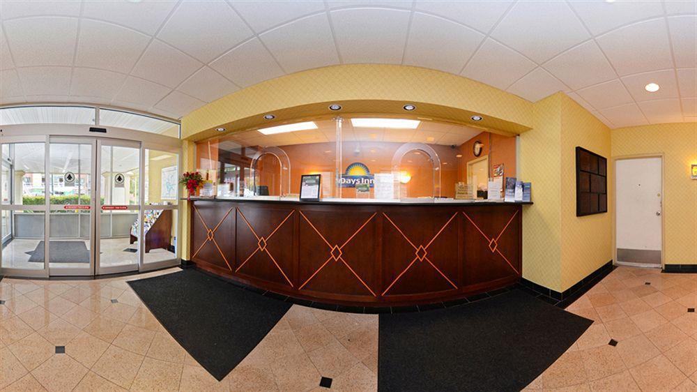 Days Inn By Wyndham Silver Spring Esterno foto