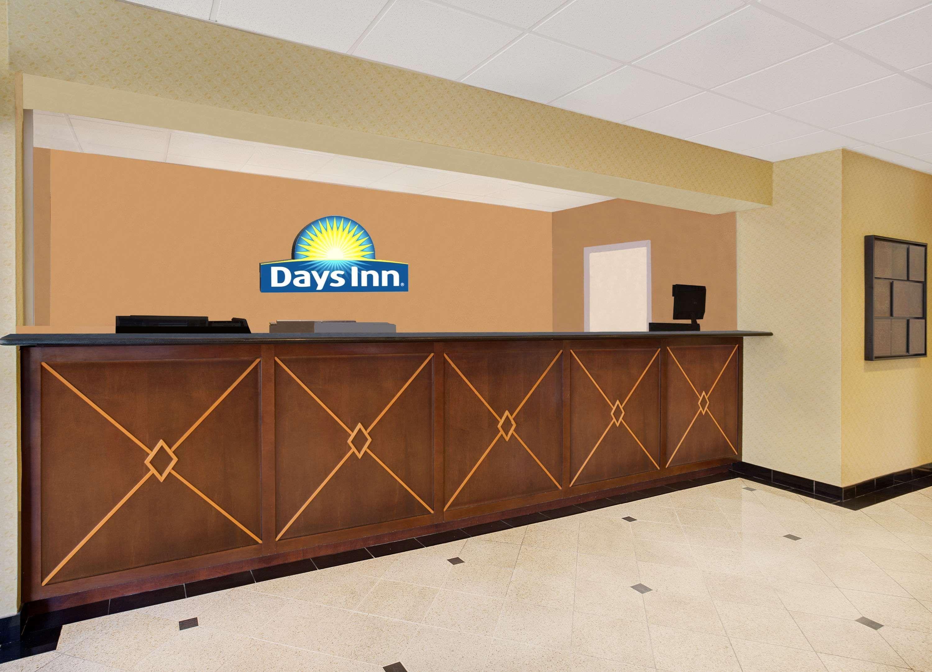 Days Inn By Wyndham Silver Spring Esterno foto