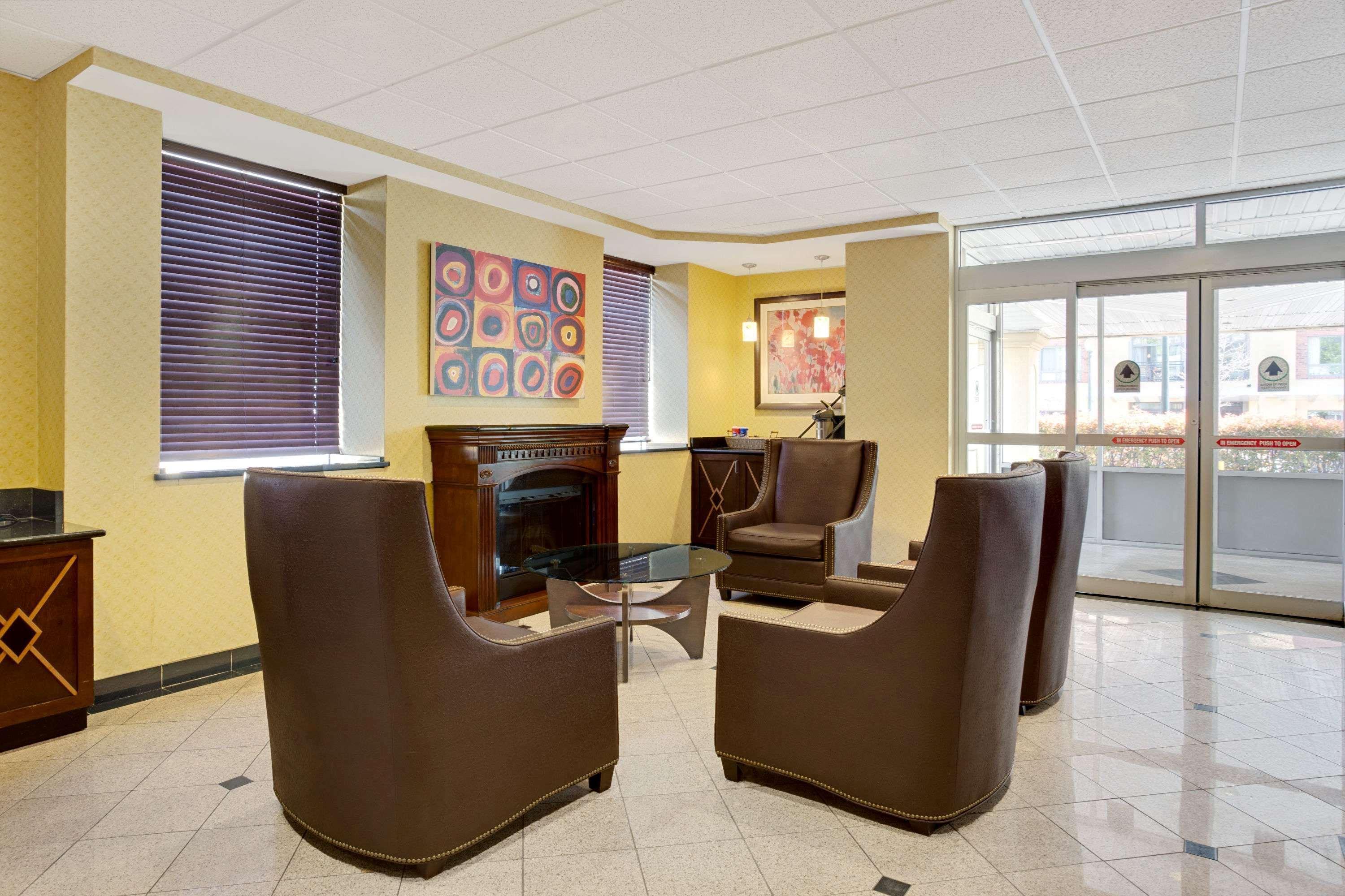 Days Inn By Wyndham Silver Spring Esterno foto